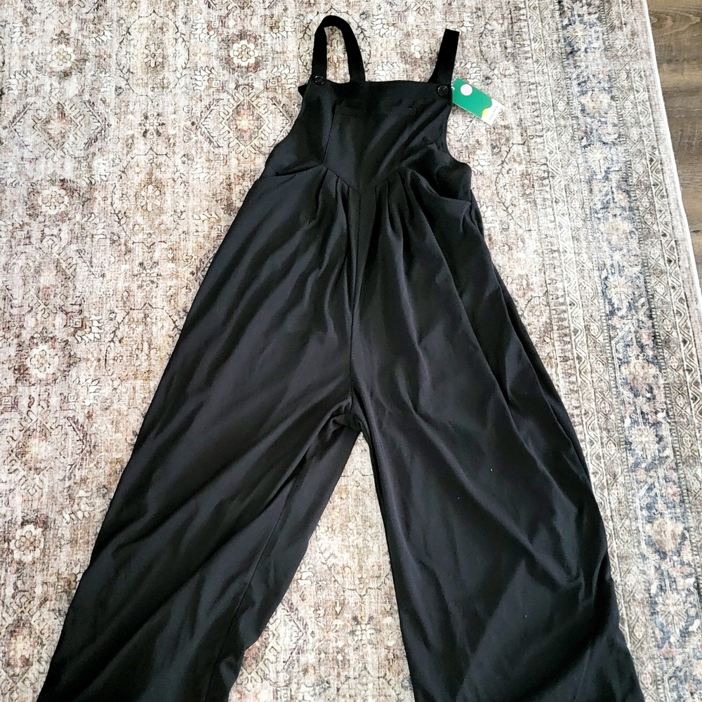 Halara jumpsuit in black